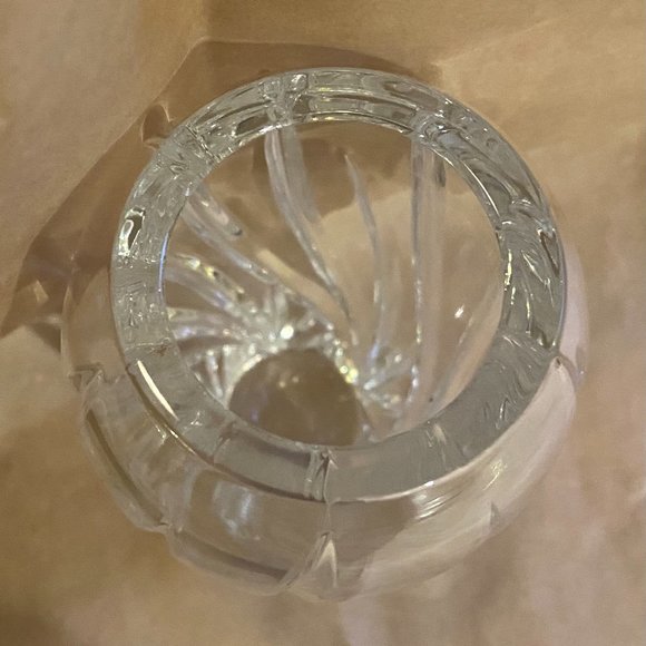 Marquis by Waterford Crystal Wyndmere Bud Vase - Picture 7 of 9